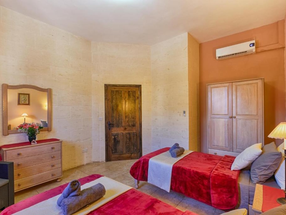 WhatsApp Image 2025-11-18 at 16.53.06