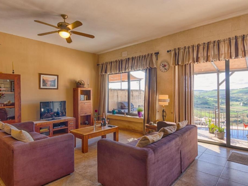 WhatsApp Image 2025-11-18 at 16.53.11 (1)